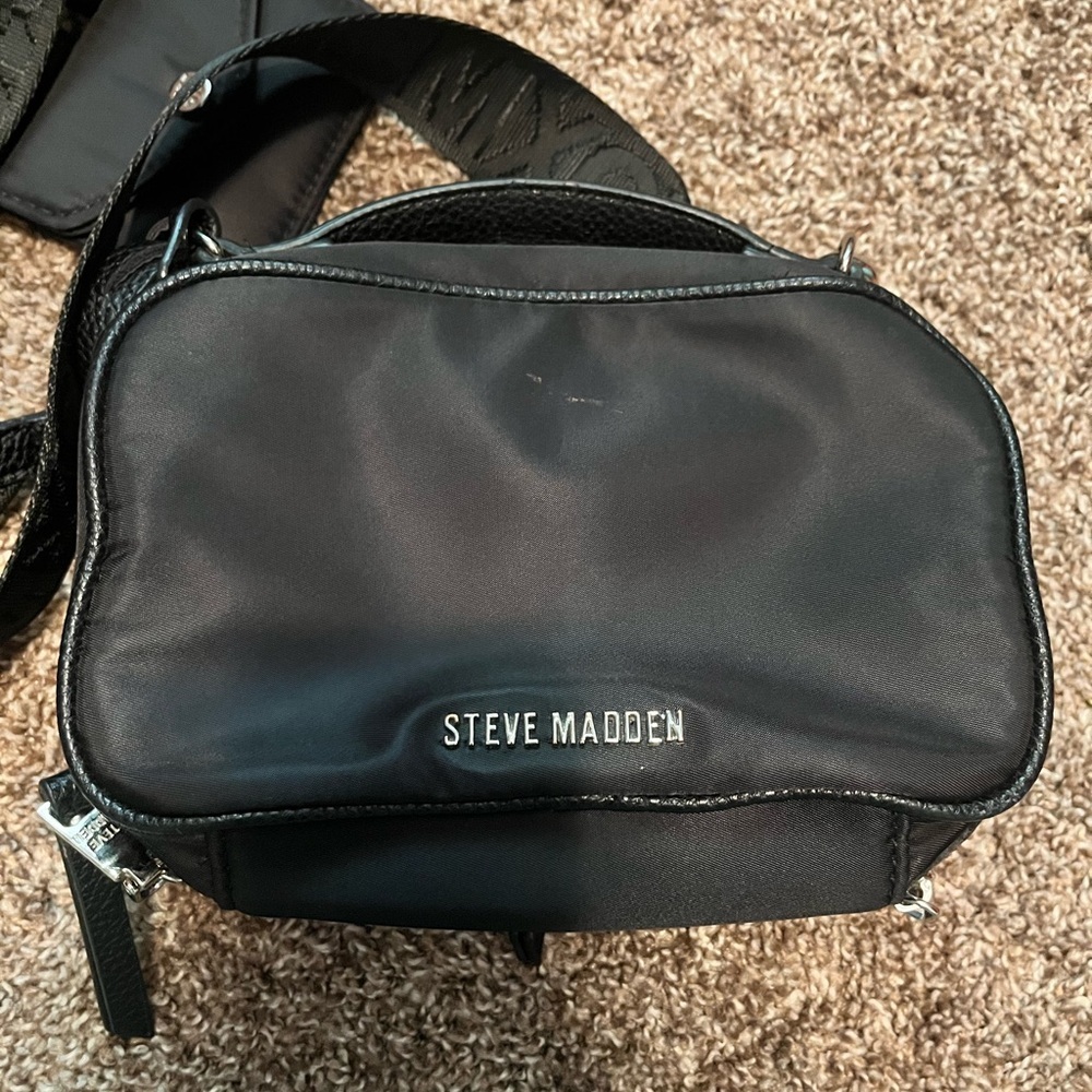 Steve Madden Black Crossbody Camera Bag with Removable Wide Strap - Picture 14 of 16